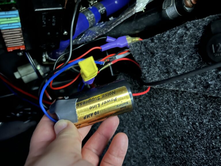 Noise suppressor for intercom